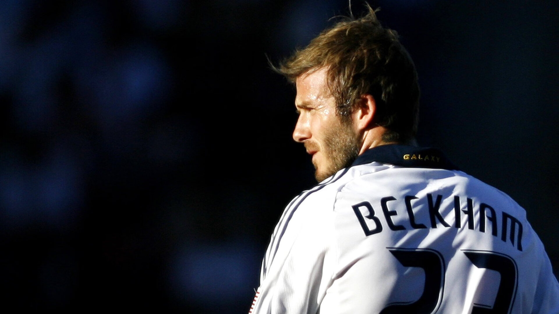 爱游戏电竞下载-史密斯后半程爆发力成为夺冠关键，史密斯动作